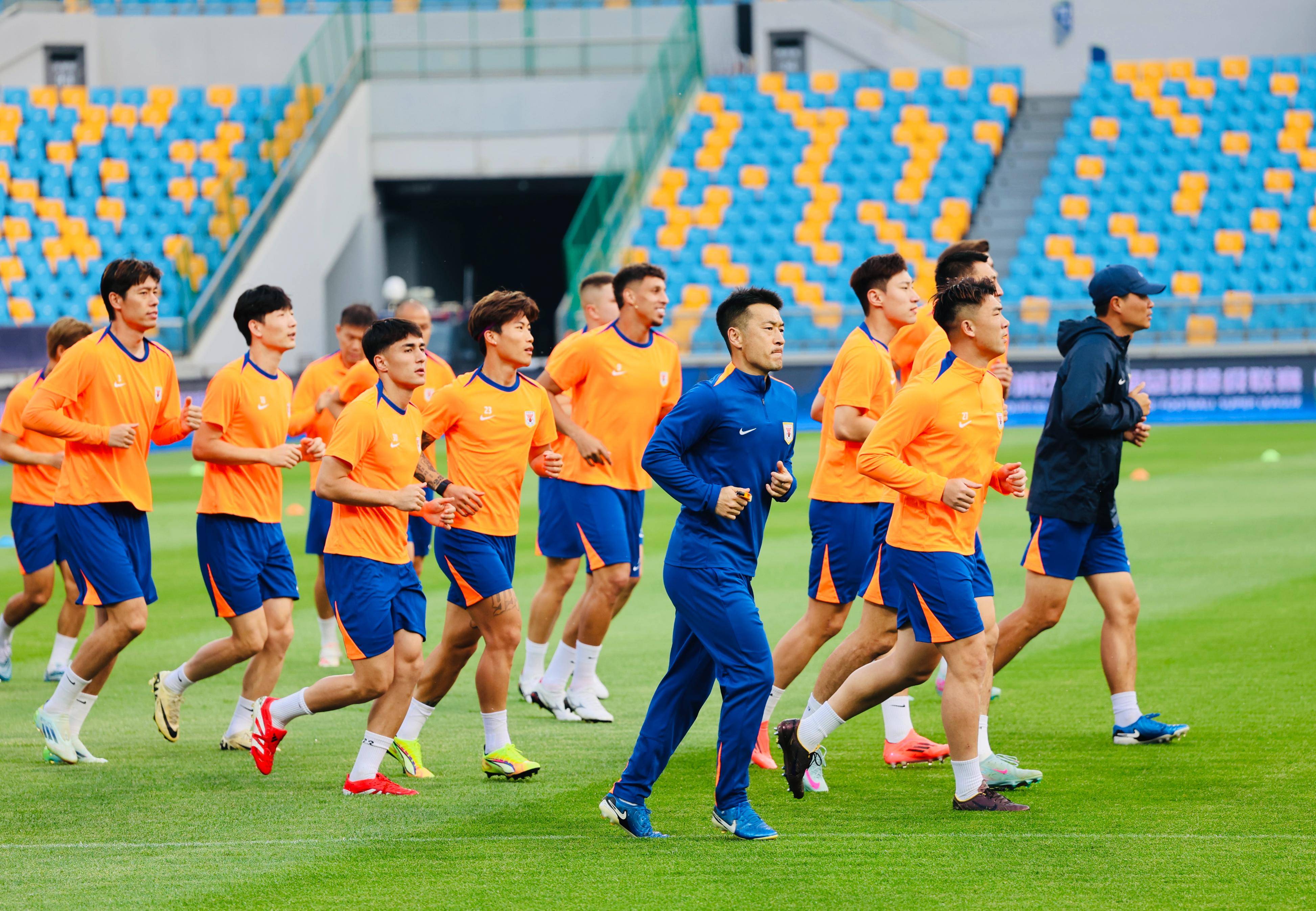 华体会_多名球员状态回升，队内竞争激烈